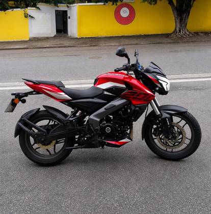 BAJAJ DOMINAR NS200 